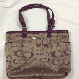 Pre-loved Coach signature shoulder bag